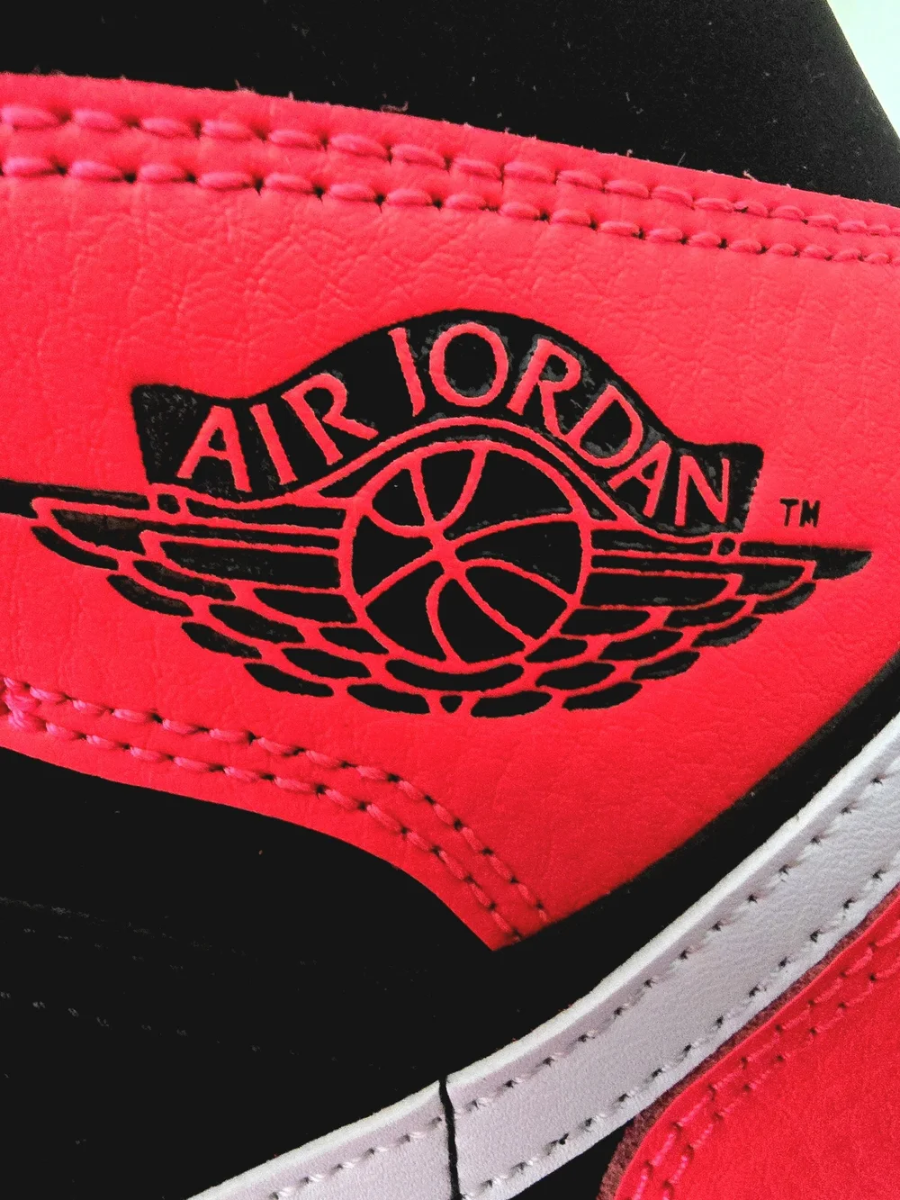 Air Jordan 1 Retro Mid Infrared 23